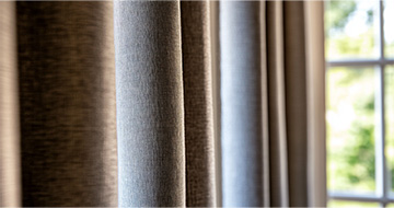 Trained Experts Delivering Professional Curtain Cleaning in Ilford