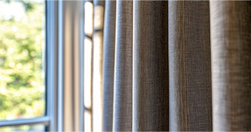Experienced Curtain Cleaning Technicians in Westminster