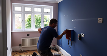 Why Choose Our Electrician Service in Knightsbridge?