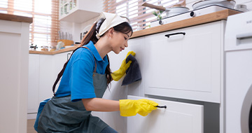 End of Tenancy Cleaning Services with Fully Trained and Insured Professionals