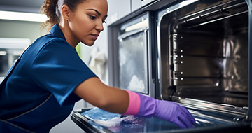 The Benefits of Choosing the Fantastic Oven Cleaning Service in Canary Wharf