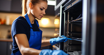 Reasons to Choose the Reliable Oven Cleaning Service in Erith