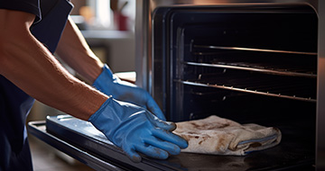 Oven Cleaning in Sandhurst Brought to You by Fantastic Services