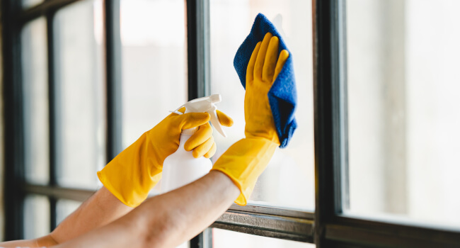 Cleaning windows from inside