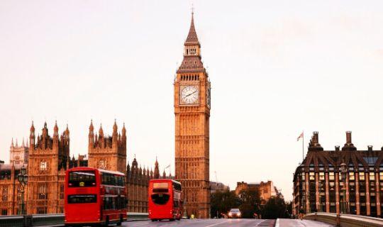 an image of Big Ben and the surrounding area