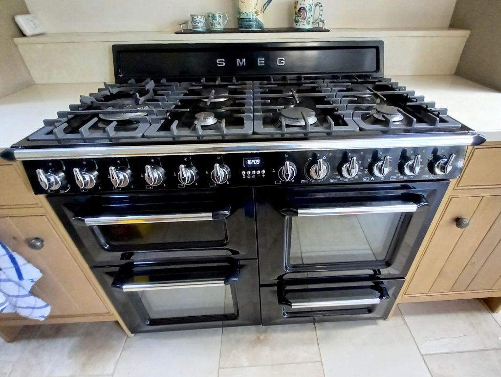 Expert Range Cooker Cleaning Service in London Fantastic Services