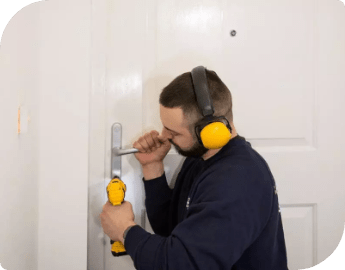 24/7 Emergency Tenant Eviction Locksmith